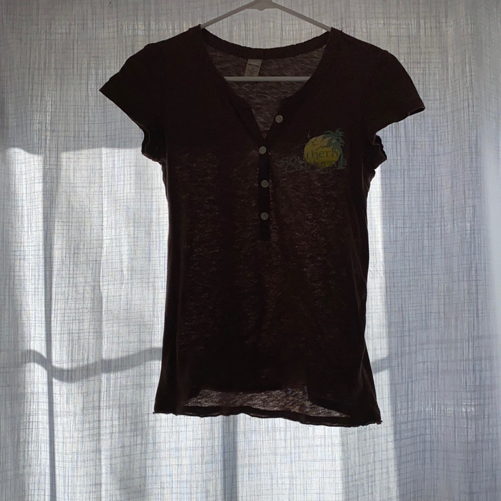 early 2000’s hollister tee